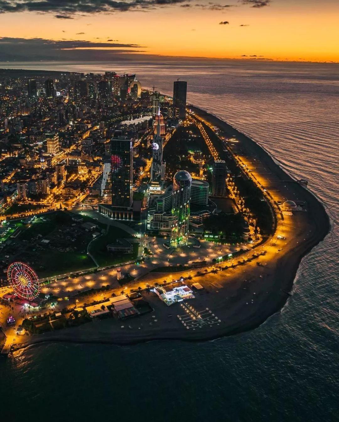 Elegance Sea View Aparthotel In Orbi City Batumi Kültér fotó