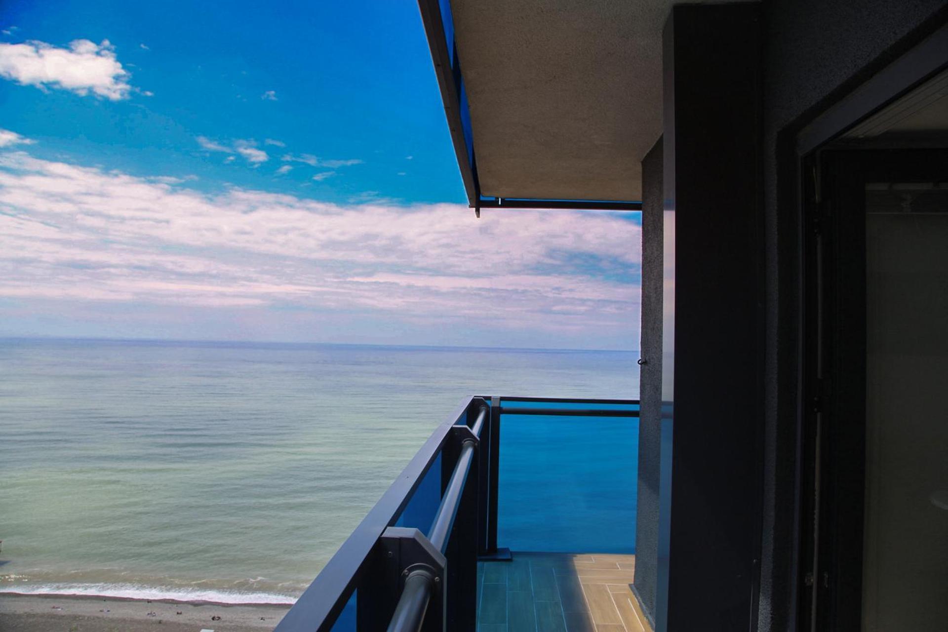 Elegance Sea View Aparthotel In Orbi City Batumi Kültér fotó